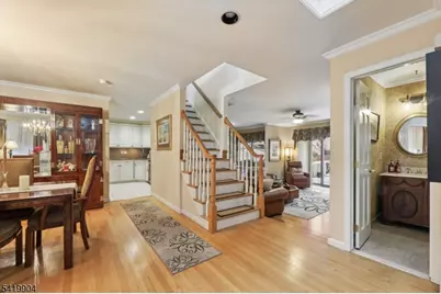 7 Valen Ct, Franklin Lakes, NJ 07417 - Photo 4