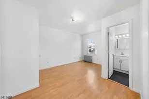 838 Rebecca Pl, Elizabeth, NJ 07201 - Photo 8