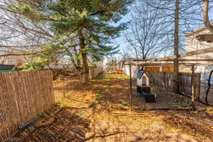 838 Rebecca Pl, Elizabeth, NJ 07201 - Photo 16