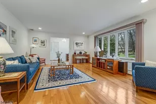 11 Wood Dr, Parsippany, NJ 07950 - Photo 4