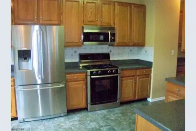 27 Briar Ln, Raritan Township, NJ 08822 - Photo 10