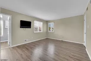 26 Whitehall Ct, Hillsborough Township, NJ 08844 - Photo 14