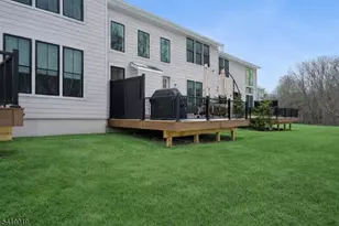 27 Brambling Road Carriages, Berkeley Heights Township, NJ 07922 - Photo 2