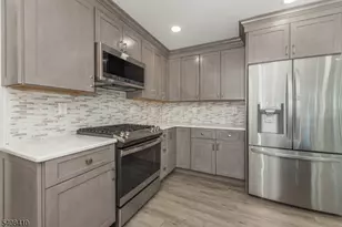 9 Robert Dr, East Hanover Township, NJ 07936 - Photo 4