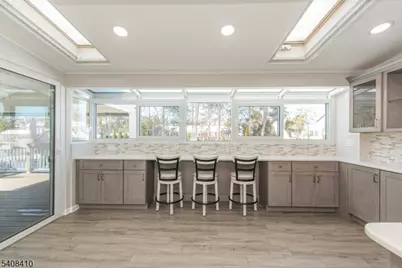 9 Robert Dr, East Hanover Township, NJ 07936 - Photo 6