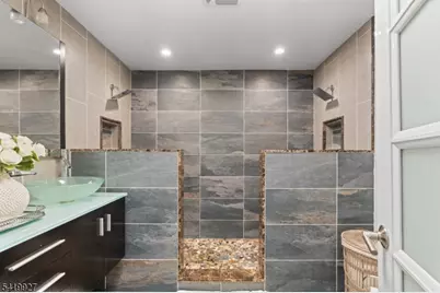 886-888 Degraw Ave, Newark, NJ 07104 - Photo 14