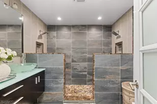 886-888 Degraw Ave, Newark, NJ 07104 - Photo 14