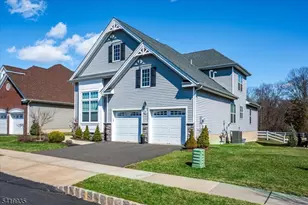 27 Potter Rd, Hillsborough Township, NJ 08844 - Photo 4