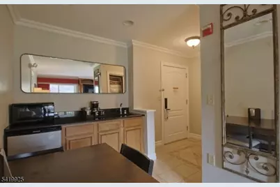 2 Chamonix Dr #427, Vernon, NJ 07462 - Photo 8