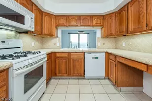 69 Amethyst Ln, Paterson, NJ 07501 - Photo 6