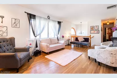 127 Horseneck Rd, Fairfield, NJ 07004 - Photo 4