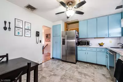 127 Horseneck Rd, Fairfield, NJ 07004 - Photo 12