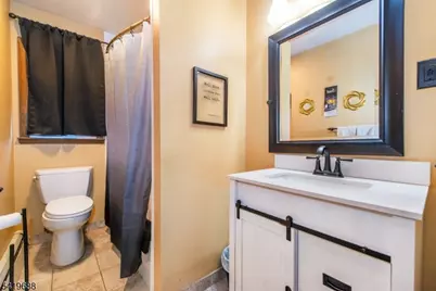 127 Horseneck Rd, Fairfield, NJ 07004 - Photo 18