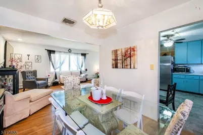 127 Horseneck Rd, Fairfield, NJ 07004 - Photo 8