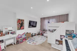 101 Shearwater Ct, Jersey City, NJ 07305 - Photo 16