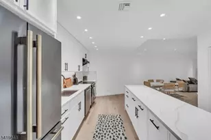 101 Shearwater Ct, Jersey City, NJ 07305 - Photo 10