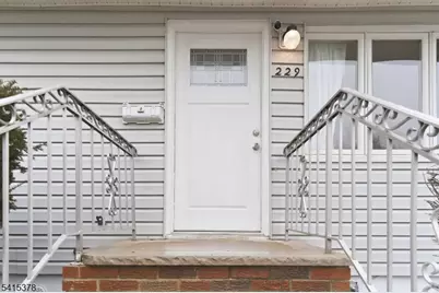 229 Hillcrest Ter, Roselle, NJ 07203 - Photo 4