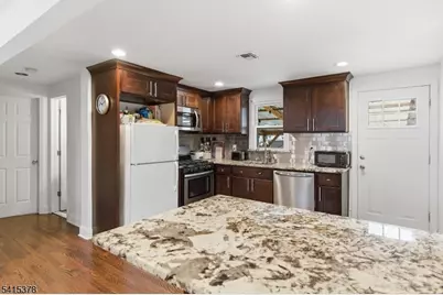 229 Hillcrest Ter, Roselle, NJ 07203 - Photo 10