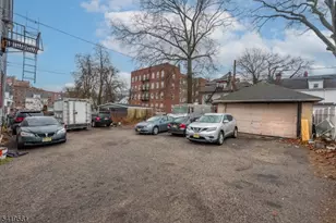 31 Chestnut St, East Orange, NJ 07018 - Photo 32