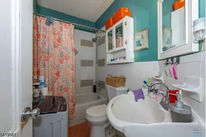 31 Chestnut St, East Orange, NJ 07018 - Photo 10