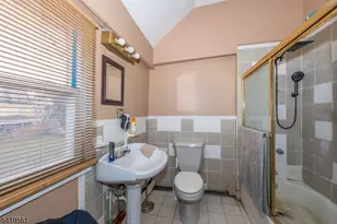 31 Chestnut St, East Orange, NJ 07018 - Photo 16