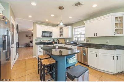 24 Valley View Trl, Sparta Township, NJ 07871 - Photo 4