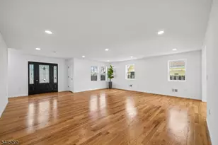 207 Lake Shore Dr, Parsippany, NJ 07034 - Photo 4