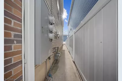 558 Broadway, Elizabeth, NJ 07206 - Photo 22