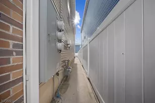 558 Broadway, Elizabeth, NJ 07206 - Photo 22