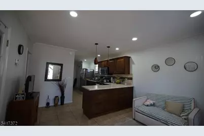 31 Kossuth St, Haledon, NJ 07508 - Photo 2