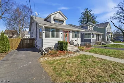 209 Floral St, Roselle, NJ 07203 - Photo 2