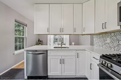 1608 Cypress Ln, East Brunswick Township, NJ 08816 - Photo 2