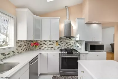 81 Hastings Ave, Nutley, NJ 07110 - Photo 12