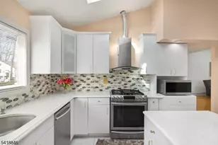 81 Hastings Ave, Nutley, NJ 07110 - Photo 12