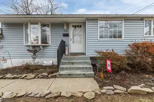 135 Riverview Rd, Phillipsburg, NJ 08865 - Photo 4