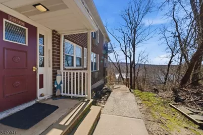 100 Pierson Miller Dr #22, Pompton Lakes, NJ 07442 - Photo 2