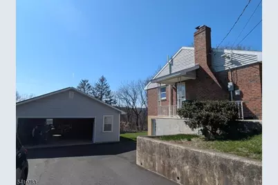 831 Uniontown Rd, Lopatcong Township, NJ 08865 - Photo 4