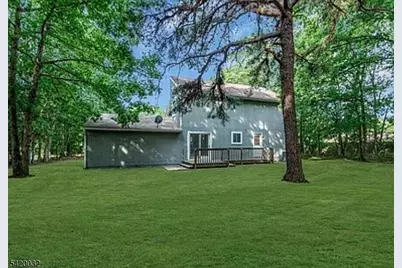 916 W Commodore Blvd, Jackson, NJ 08527 - Photo 24