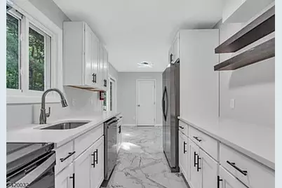 916 W Commodore Blvd, Jackson, NJ 08527 - Photo 8