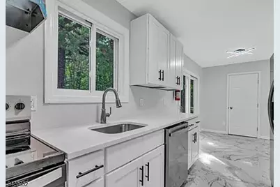 916 W Commodore Blvd, Jackson, NJ 08527 - Photo 10