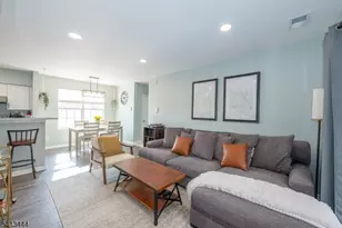 4101 Schindler Ln, Wayne Twp., NJ 07470 - Photo 4