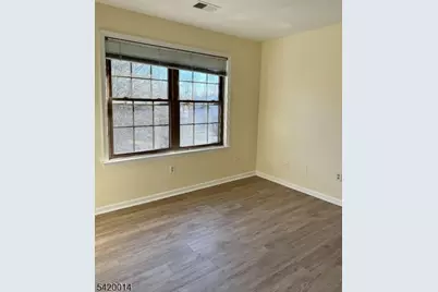 809 Woodhaven Dr, Edison, NJ 08817 - Photo 10