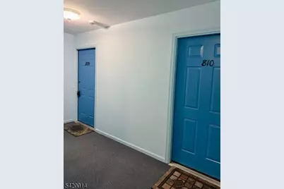 809 Woodhaven Dr, Edison, NJ 08817 - Photo 4