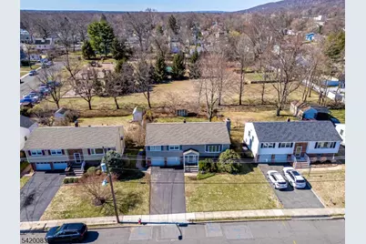 345 Clinton Ave, North Plainfield, NJ 07063 - Photo 2