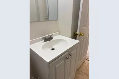 726 Garfield Ave, Jersey City, NJ 07305 - Photo 4