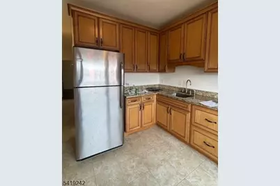 726 Garfield Ave, Jersey City, NJ 07305 - Photo 2