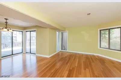 57 Edinborough Ct, Washington Township, NJ 07840 - Photo 4