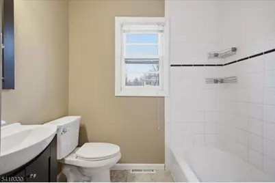 131 De Hart St, Lincoln Park, NJ 07035 - Photo 18