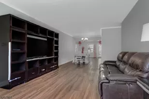 43 Woodcrest Dr, Livingston, NJ 07039 - Photo 6