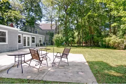 43 Woodcrest Dr, Livingston, NJ 07039 - Photo 28